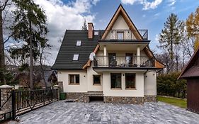 Villa 7 Apartments